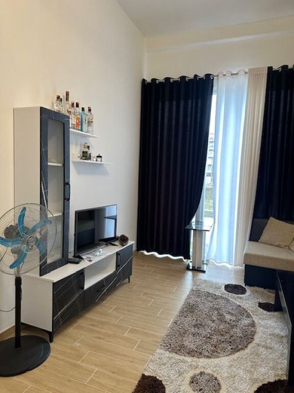 Apartament 2+1 afer vila L2 me 500€