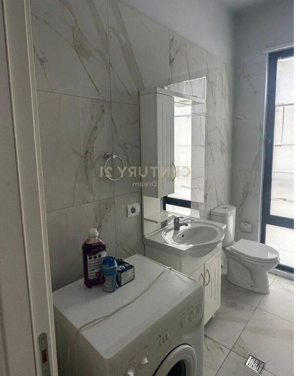 VENDITA UNITÀ COMMERCIALE PRESSO FARMACIA 10