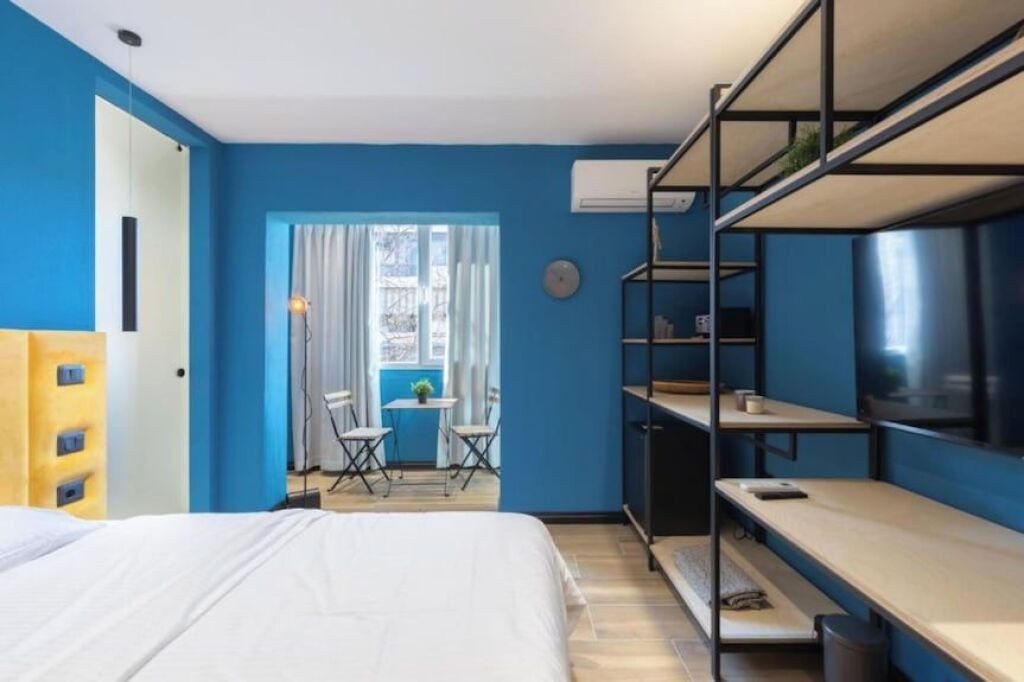 FOR RENT 4 STUDIO APARTMENTS BLOCK 2,000 EURO