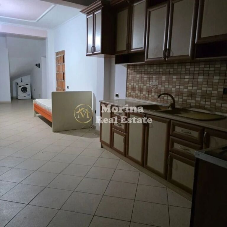 Qera | Shtëpi private 1 + 1 | Njësia Administrative Paskuqan | 250 €/muaj