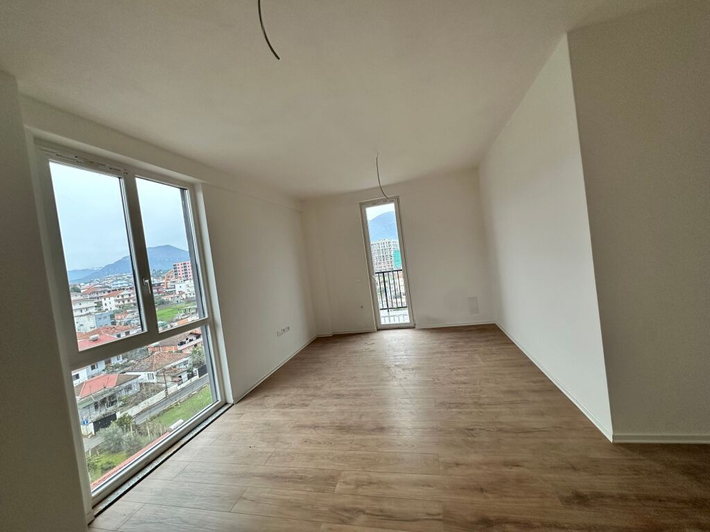 Apartament 2+1  per Shitje ne Paskuqan