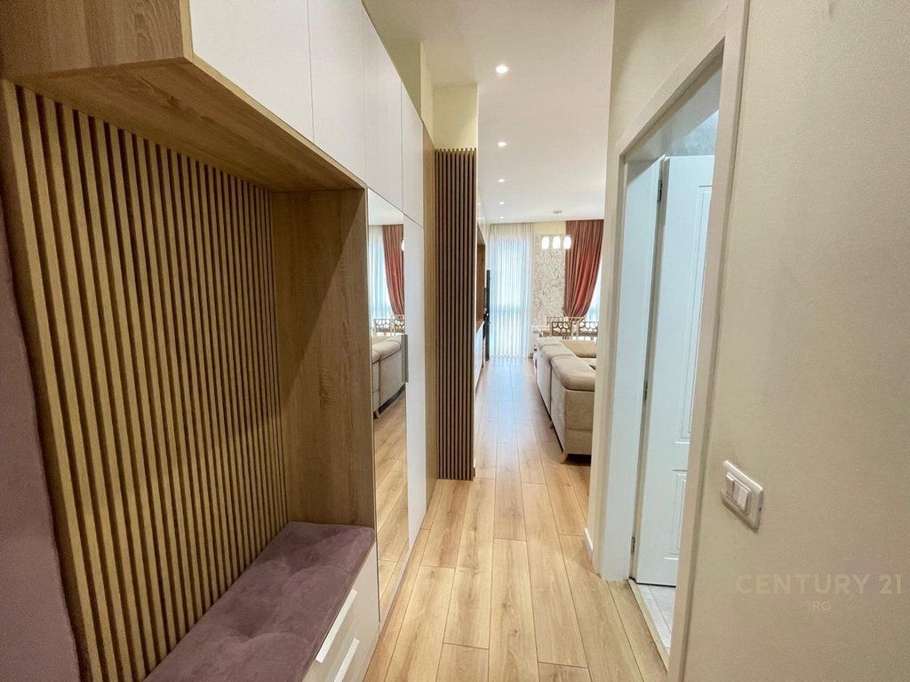 Apartament 2+1+2 me qira te Medreseja