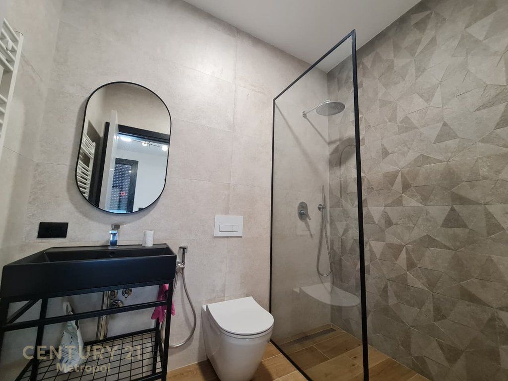 Appartamento 3+1+2 in affitto con veranda, vicino al Centro Commerciale TEG! 2.000 € /Mese