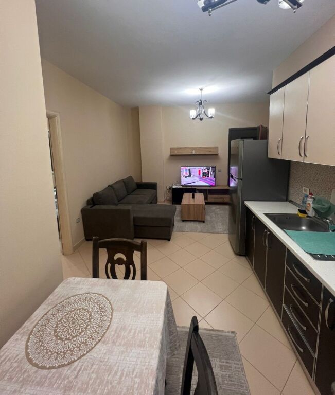 🏡 Shitet Apartament 1+1 – Rruga Peti, Liqeni i Thatë