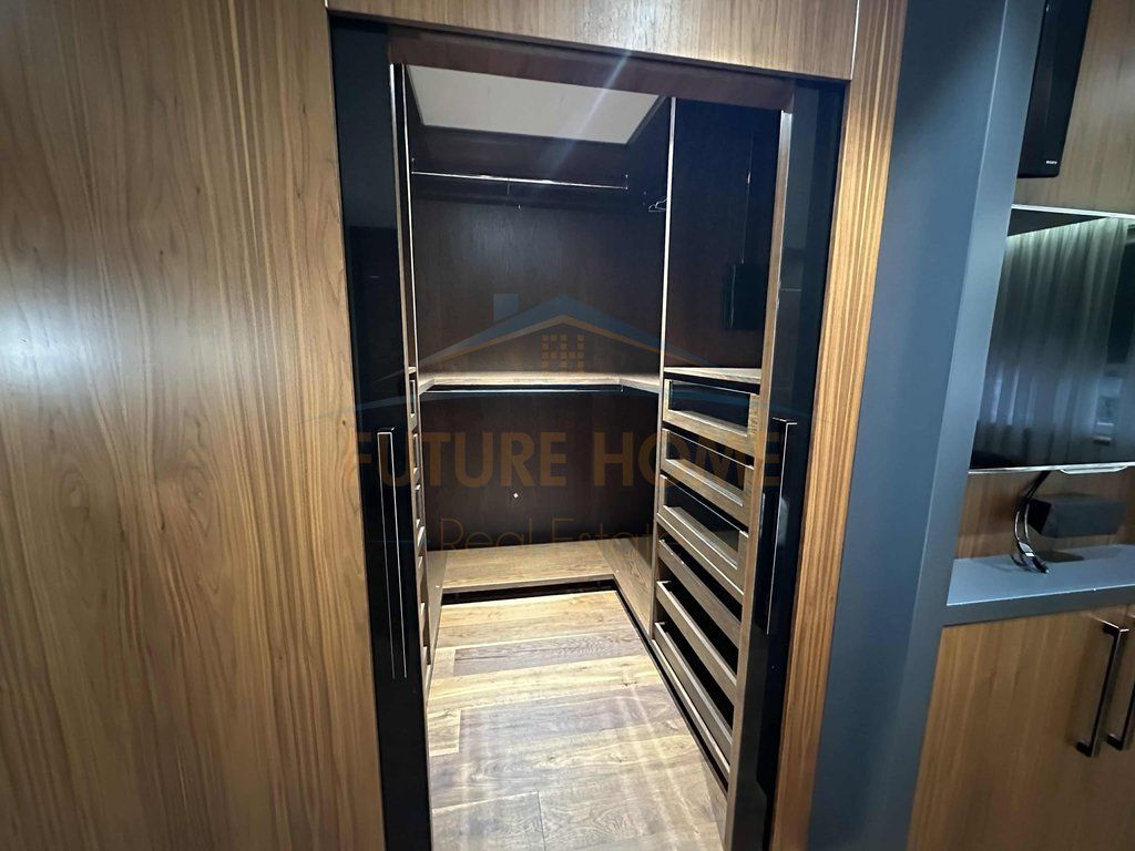 Affitto, Appartamento 2+1+2+Garage, Giardino Botanico.