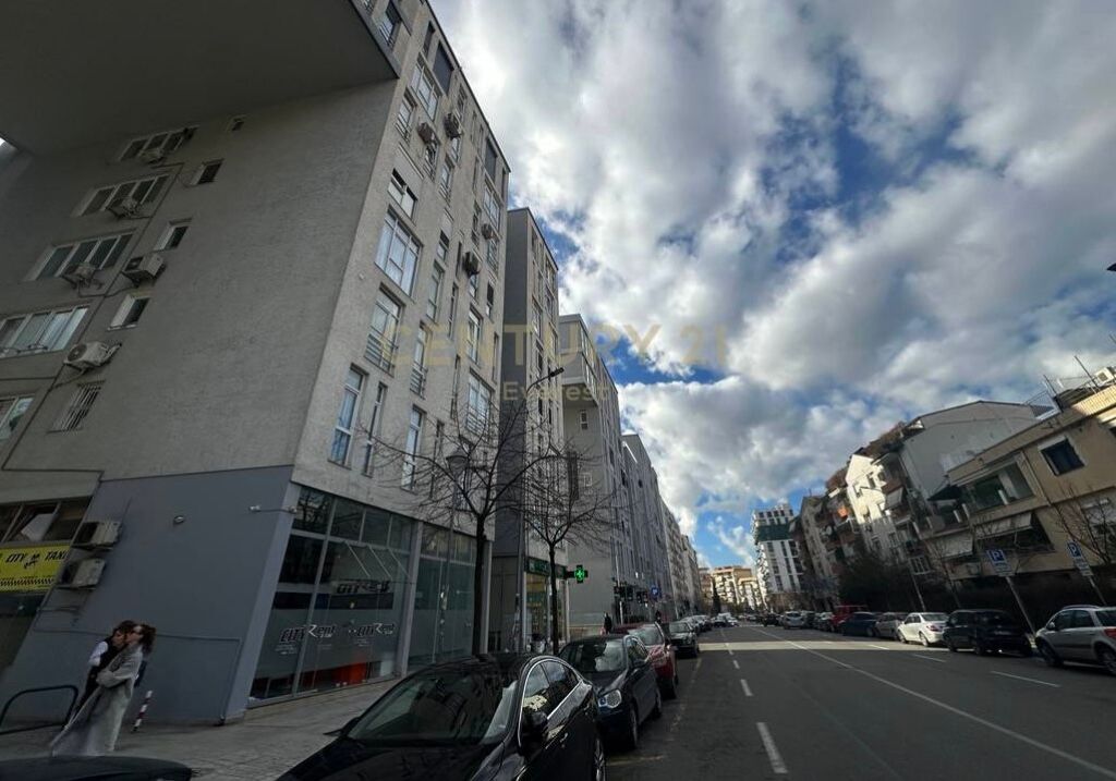 Ambient per zyra me qira, Komuna e Parisit