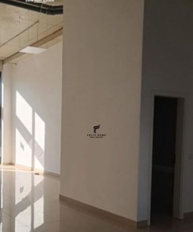 SHOP FOR RENT 21 M2 SIRI KODRA STREET 40,000 LEKE