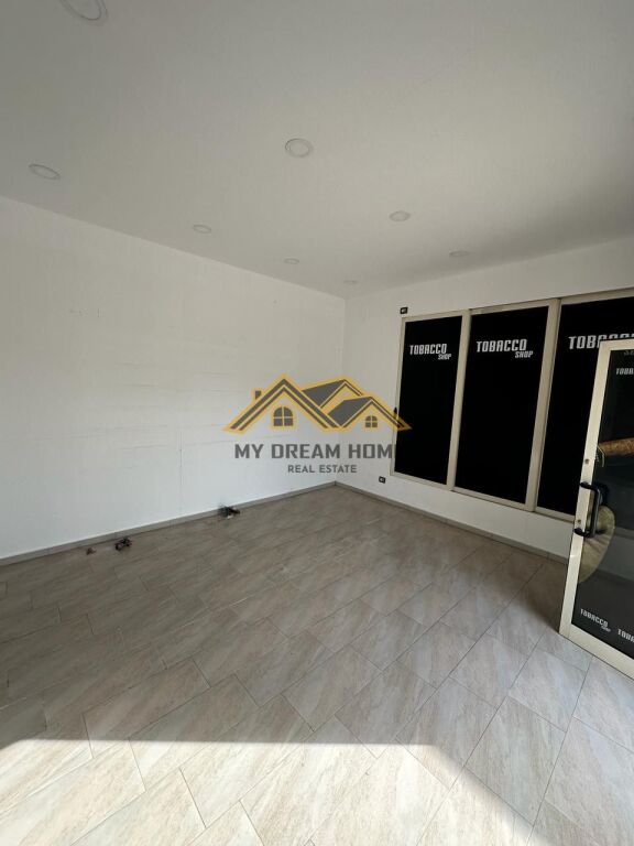 BUSINESS PREMISES FOR SALE AT THE FLOWER GARDEN AT THE ENTRANCE OF DURRES!