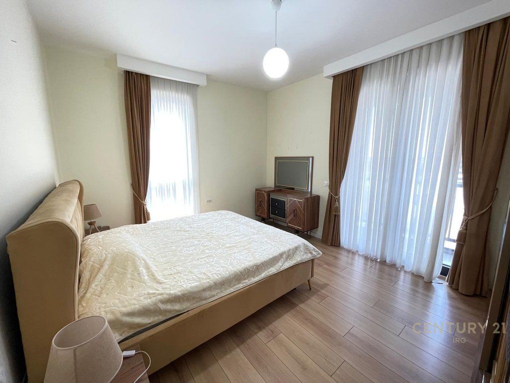 Apartament 2+1+2 me qira te Medreseja