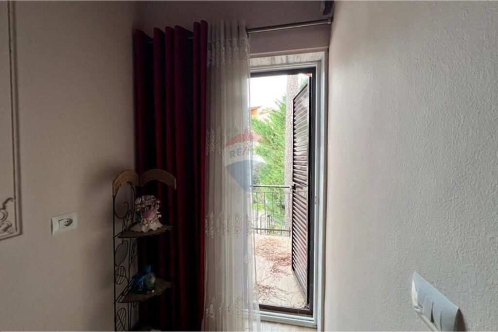 Vilë - Për Shitje - Mali i Robit, Durrës