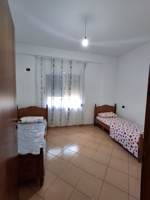 Jepet me qira apartament 2+1 – Lungomare, Vlorë (30 m nga deti