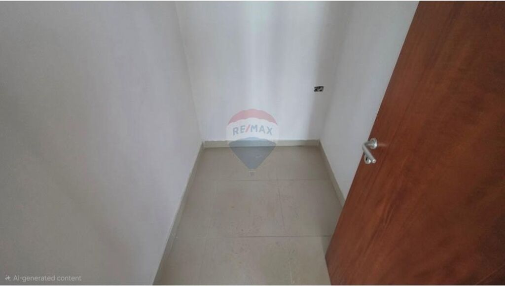 🏢 AMBIENT BIZNESI EKSKLUZIV NË SHITJE – TRANSHBALLKANIKE, VLORË