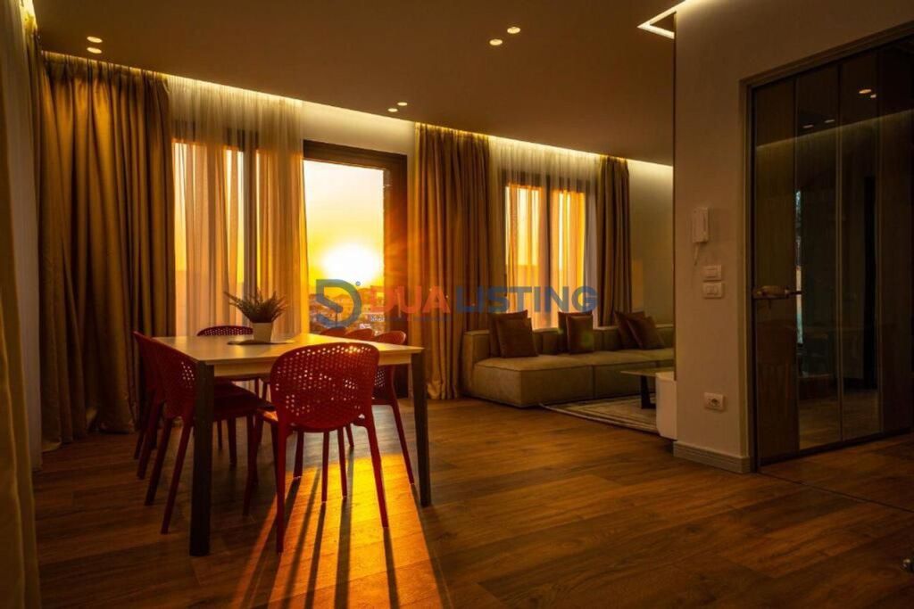 JEPET ME QIRA VILE MODERNE , INDIVIDUALE NE SAUK  