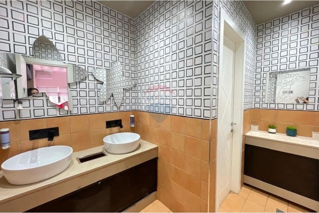 Ambient Biznesi në Shitje – Investim i Sigurt në Vlorë