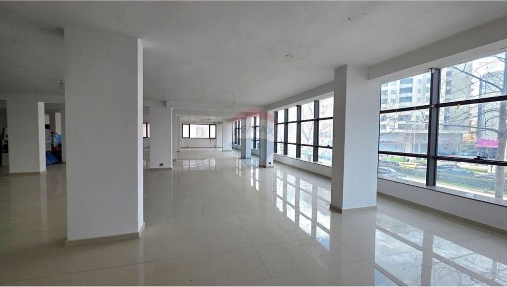 🏢 AMBIENT BIZNESI EKSKLUZIV NË SHITJE – TRANSHBALLKANIKE, VLORË