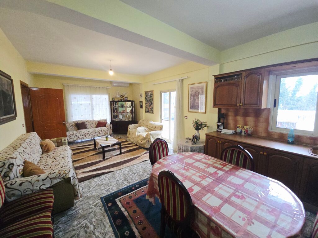 FOR RENT THE SECOND FLOOR OF A PRIVATE VILLA IN SHKALLNUR