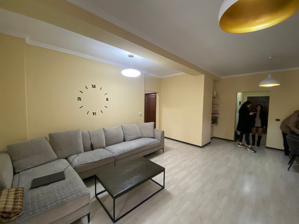 Super apartment 2+1+2, Hotel Queen, Paris Commune