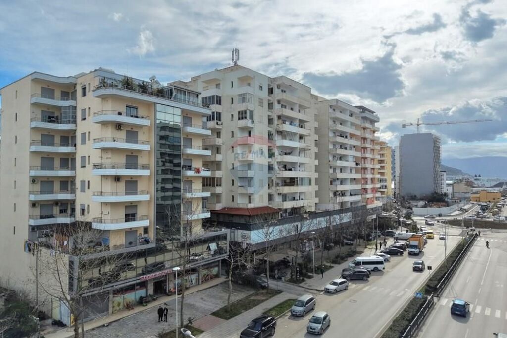 🏢 AMBIENT BIZNESI EKSKLUZIV NË SHITJE – TRANSHBALLKANIKE, VLORË