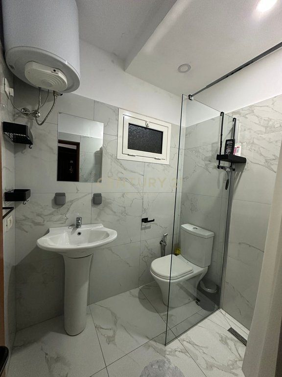 Shitet apartament 1+1 ne plazh Hekurudha 68,000 €