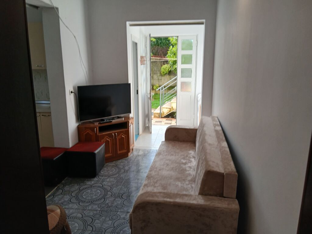 1+1 entrance available