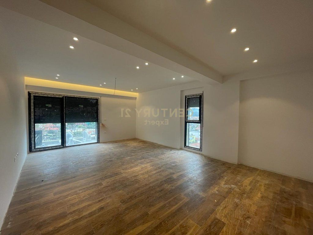 APARTMENT 2+1 FOR SALE ON KOKONOZEVE STREET, PORCELAN