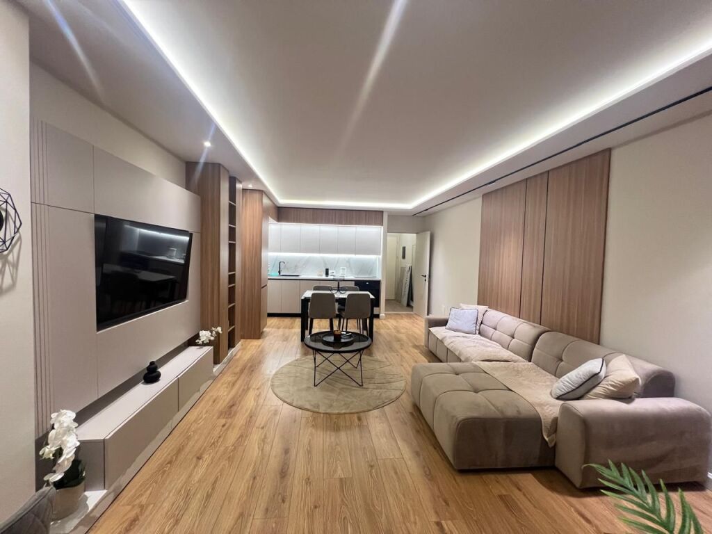 Jepet me qira super 1+1 tek Rruga e Kavajes afer Qendres