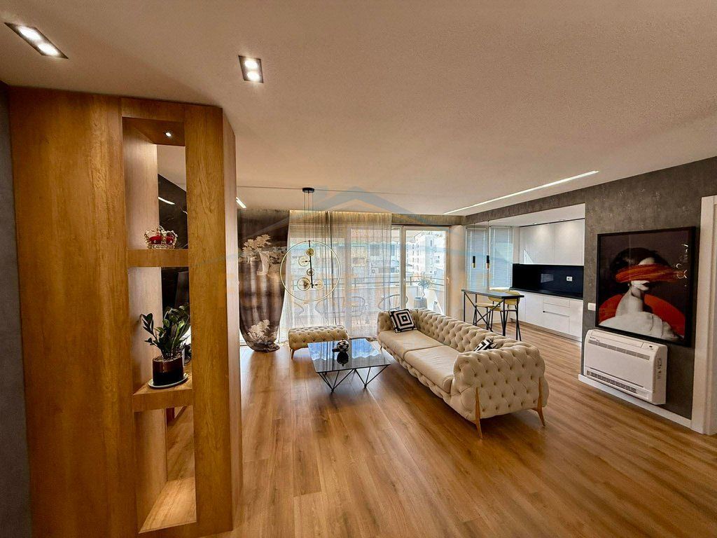 Affitto, Appartamento 2+1+2, 21 Dhjetori, Tirana 1.000 €, UNA63679