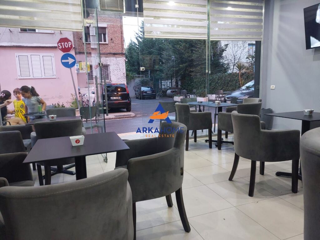 BAR-CAFFÈ IN VENDITA 60 M² ALI DEM 80000 €
