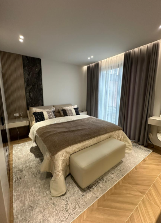 🏡 Jepet me Qira Vilë Rezidenciale – Vile Roses, Farkë