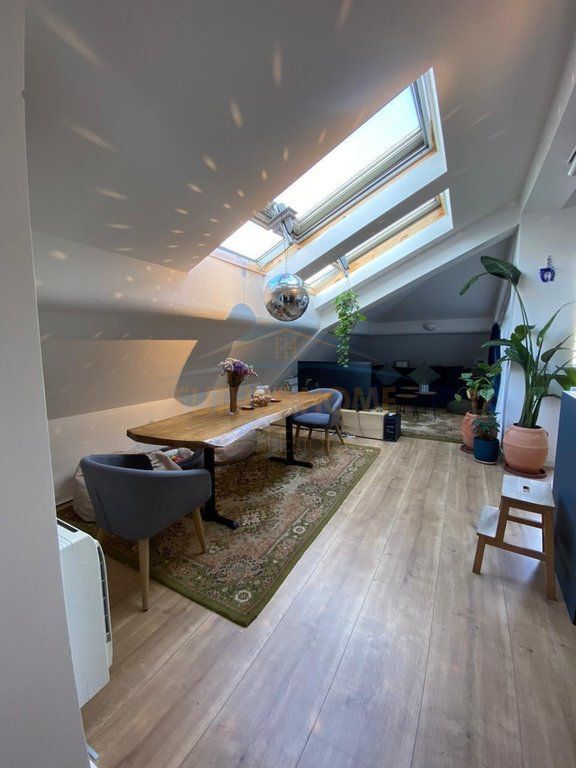 Shitje, Penhouse 1+1, ish Blloku