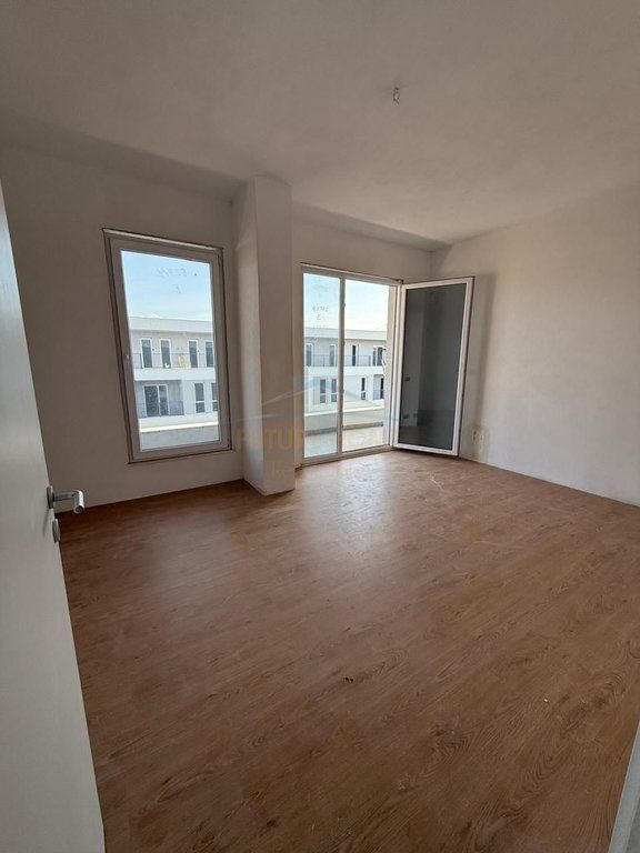 Shitet, Apartament 2+1+2, Univers City, Tirane