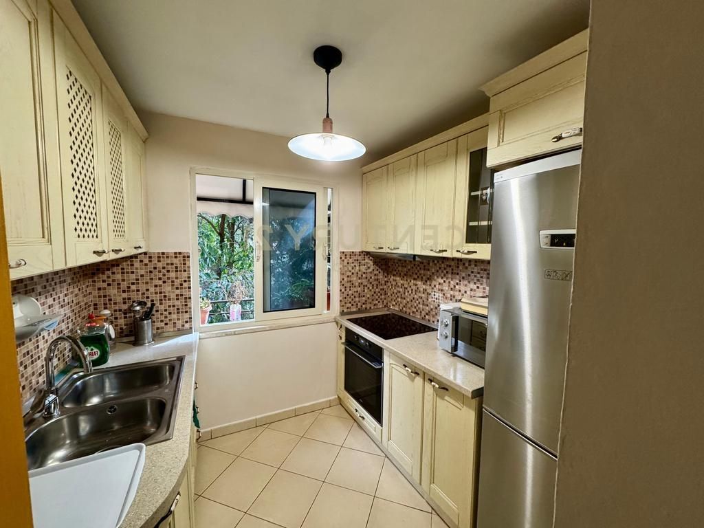 Apartment 2+1 for rent on Durres Street, near Hotel Colosseo