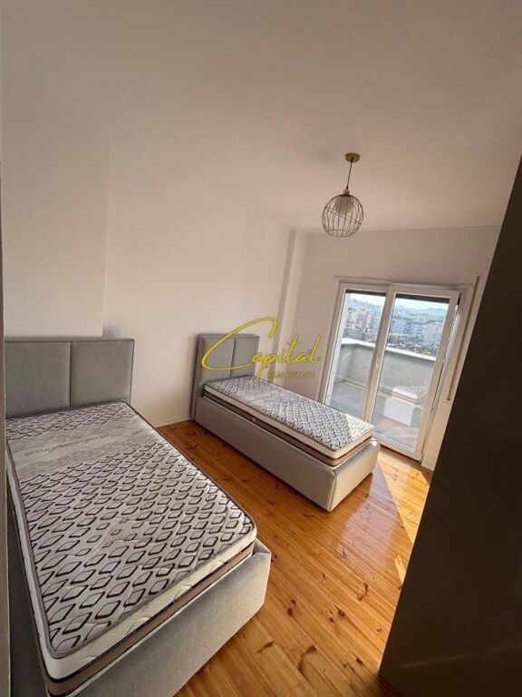 APARTAMENT ME QIRA 2+1 RRUGA BARDHYL 800 EURO