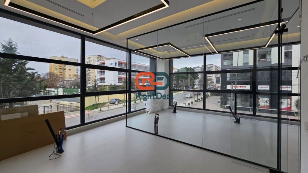 In Porcelan near Green Harmony, an invested space is for rent for a clinic!