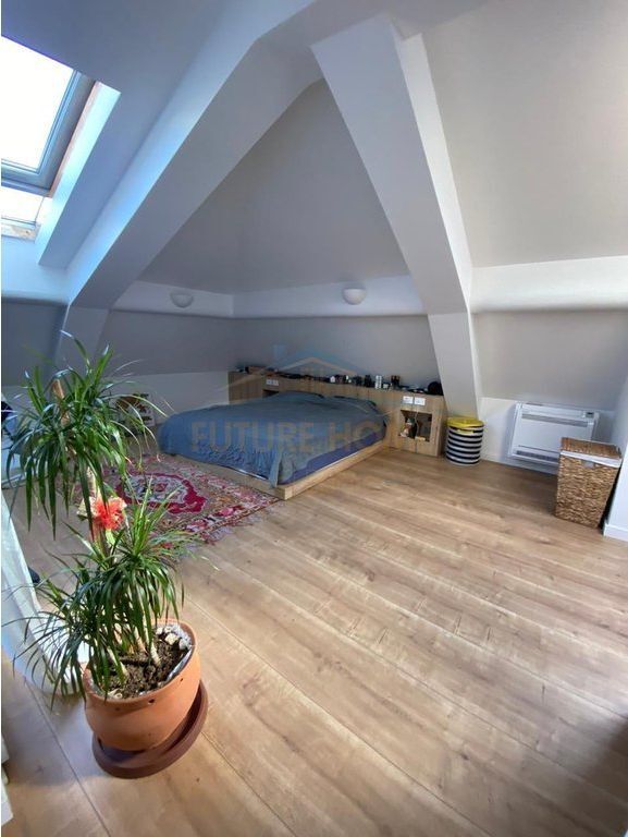 Shitje, Penhouse 1+1, ish Blloku