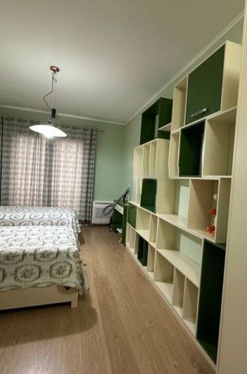 Jepet me qira 2+1+2 tek Pazari i Ri, Tefta Tashko.