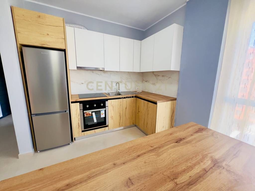 Apartament 2+1+2+2 Poste Parkimi tek 5-Maji, prane Concord Center!