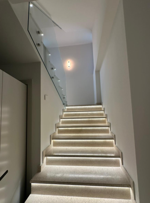 🏡 Jepet me Qira Vilë Rezidenciale – Vile Roses, Farkë