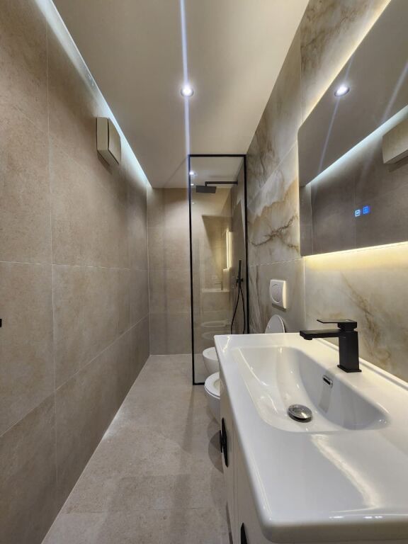 For Rent: Ultra Modern 1+1 Apartment 📍21 Dhjetori – Mozaiku area 3rd floor (no elevator)