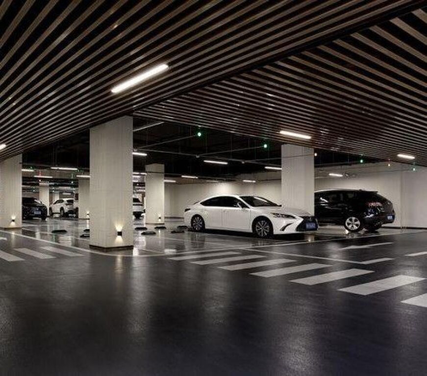 PARKING FOR SALE 840 M2 DINAMO STADIUM 1,200,000 EURO