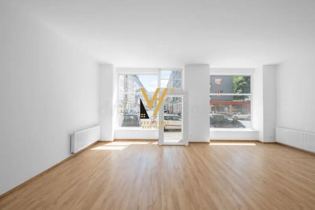 SHOP FOR RENT 30 M2 AT THE BLOCK 1,500 EURO