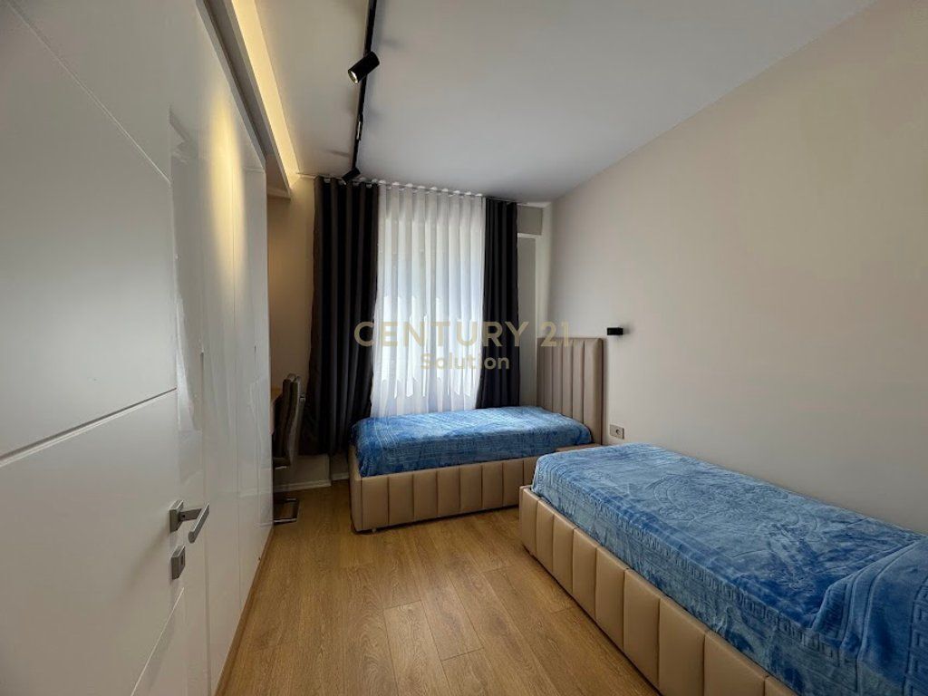 Apartament 2+1+2 Poste Parkimi