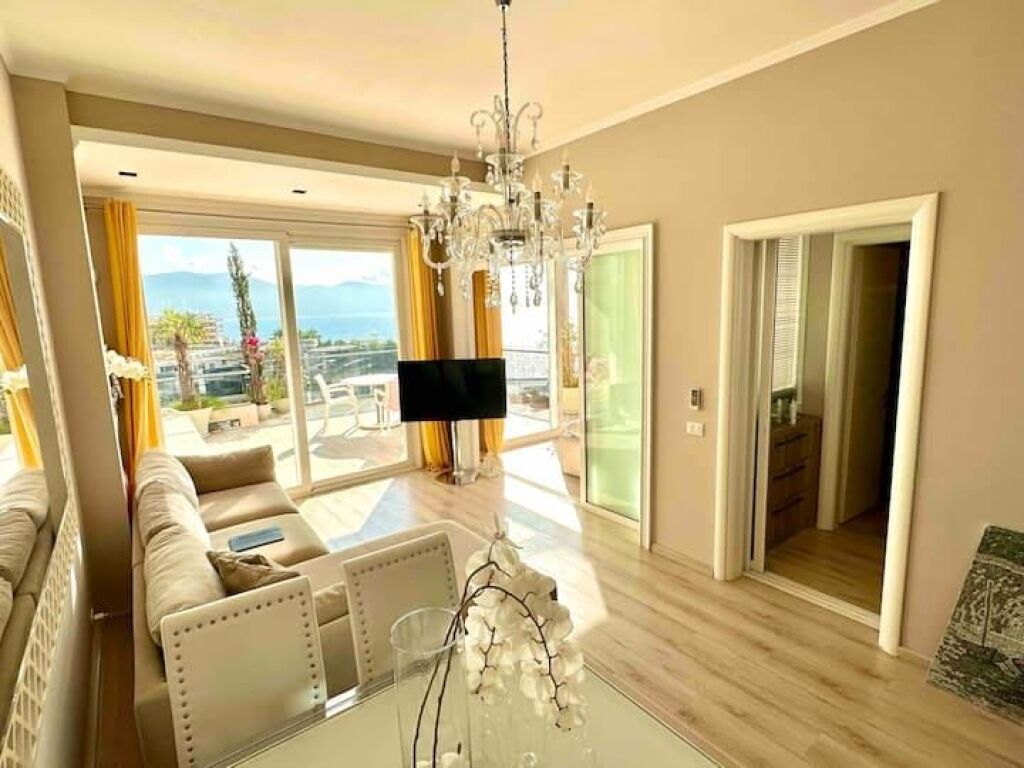 Appartamento con Vista Mare Completa e Ampia Terrazza – Marina Bay, Vlora