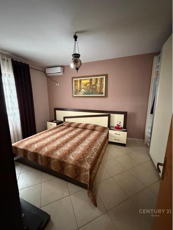 Jepet me qira apartament 2+1+2 – Yzberisht (pas Big Market)
