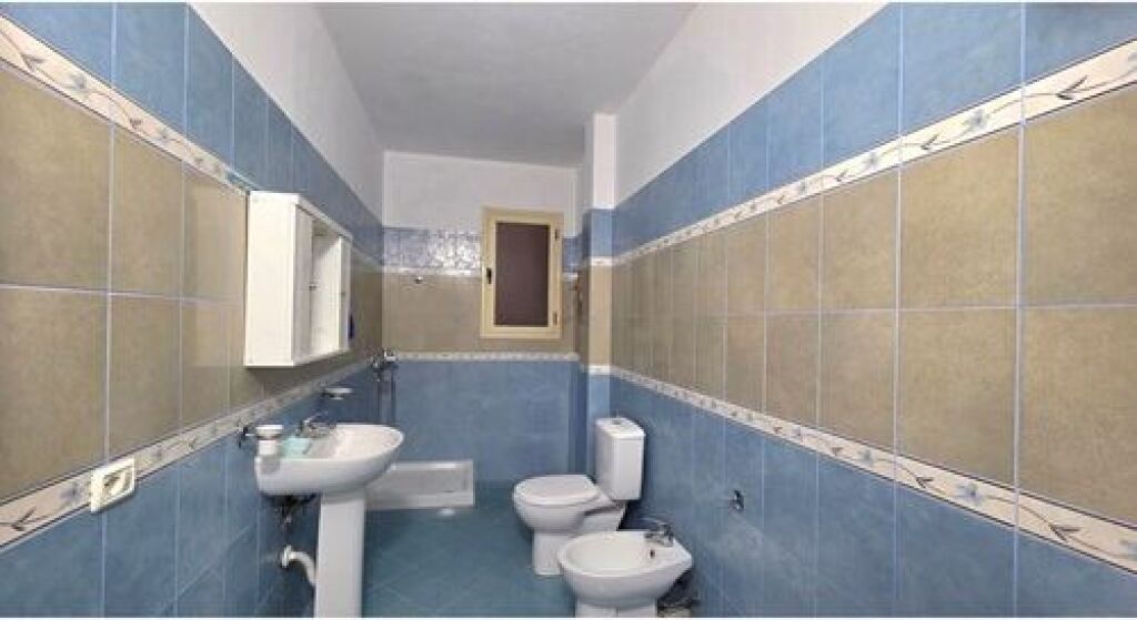 🏡 APARTAMENT 2+1 ME QIRA – RRUGA ZAHO KOKA, VLORË