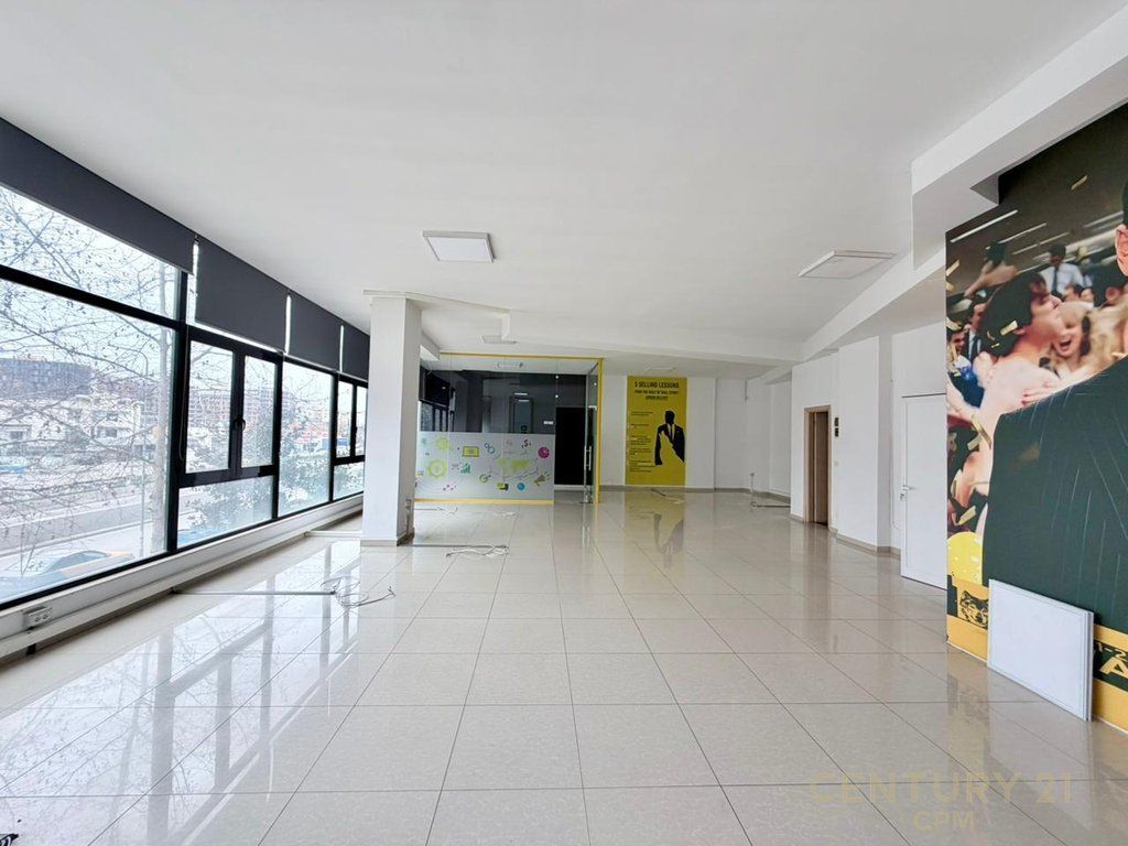 Locale commerciale in Affitto