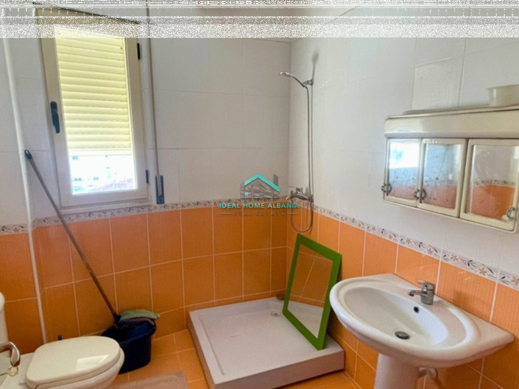 Apartament 1+1 Jepet me Qera – Rruga e Re, Vlore.