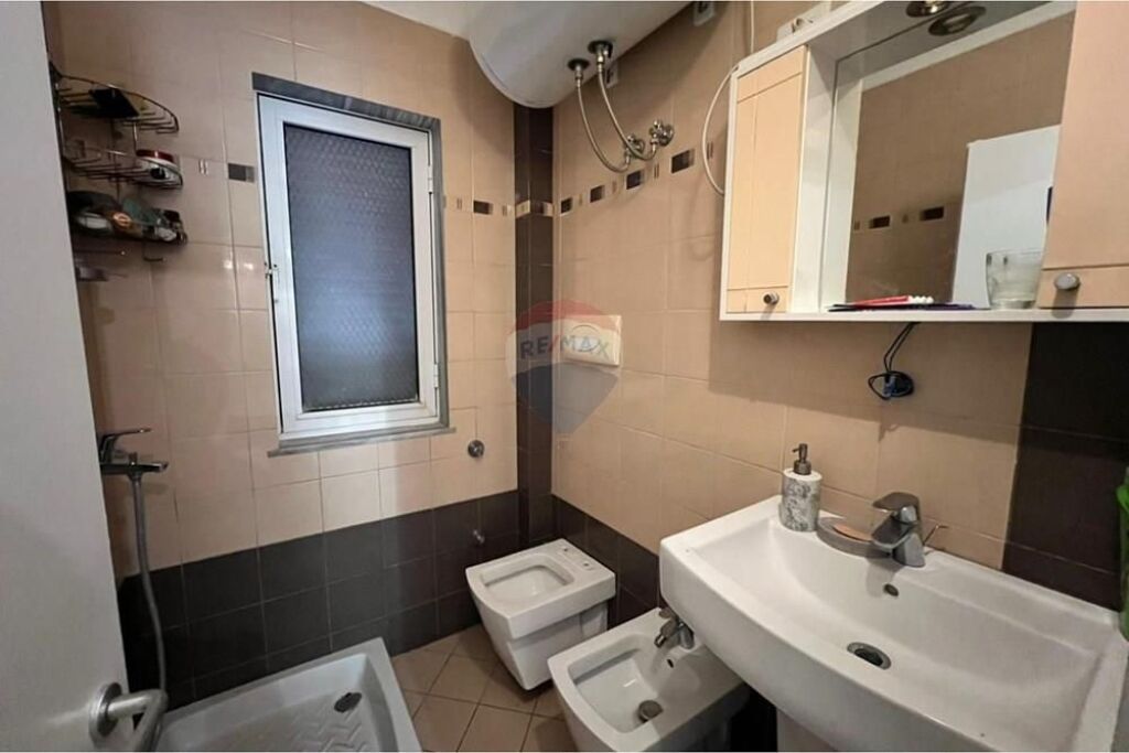 Vilë - Për Shitje - Mali i Robit, Durrës