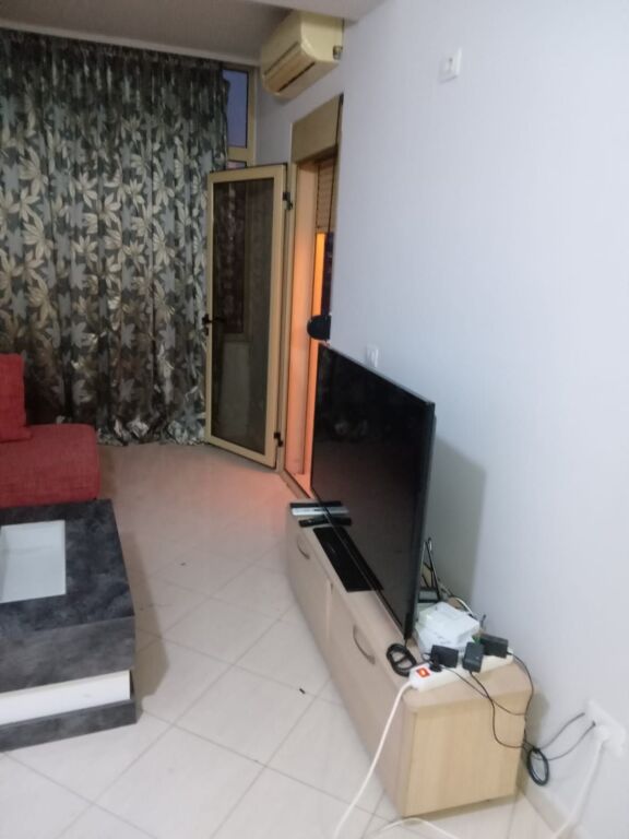 Jepet me qira apartament 1+1 – i mobiluar (Pas Piacez, Vlorë)