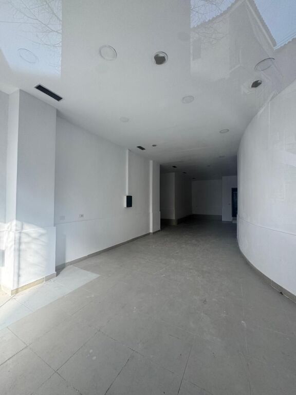 DYQAN ME QERA 112M2 RRUGA ELBASANIT 80.000 LEKE